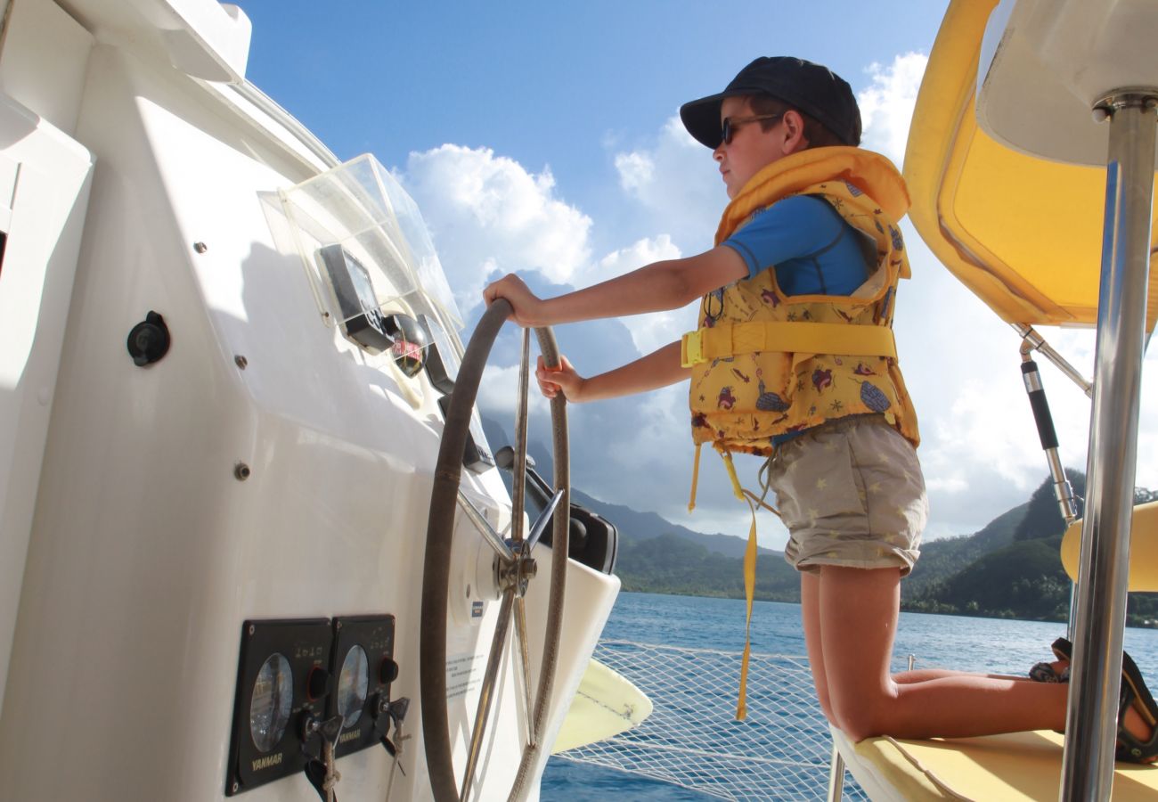 Barco en Vaitape - Catamaran 3 nights Cruise by TAHITI VILLAS 