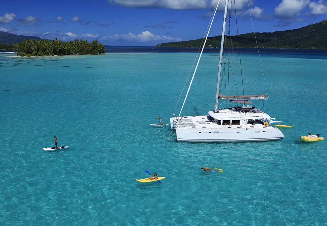 Barco en Vaitape - Catamaran 3 nights Cruise by TAHITI VILLAS 