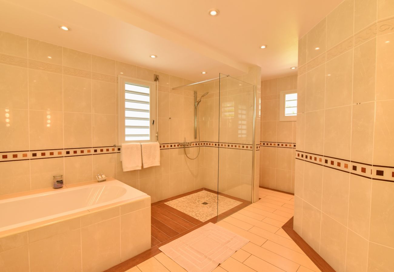 Villa en San Bartolomé -  Villa Au Coeur du Rocher San Bartolomé 3-bd