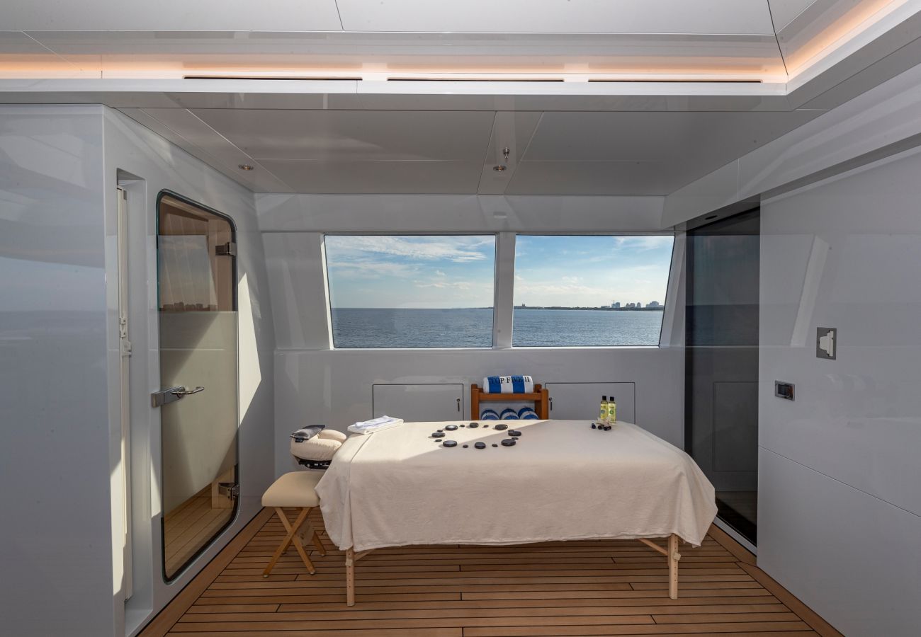 Barco en San Bartolomé - YACHT TOP FIVE II 6-BD