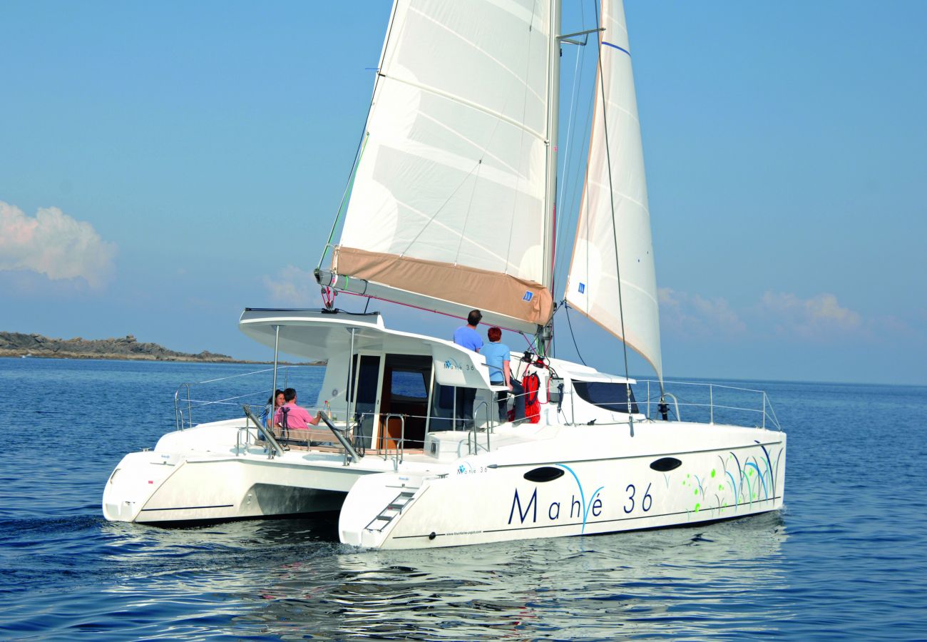 Bateau à Vaitape - Catamaran Croisière 3 nuits à BORA BORA