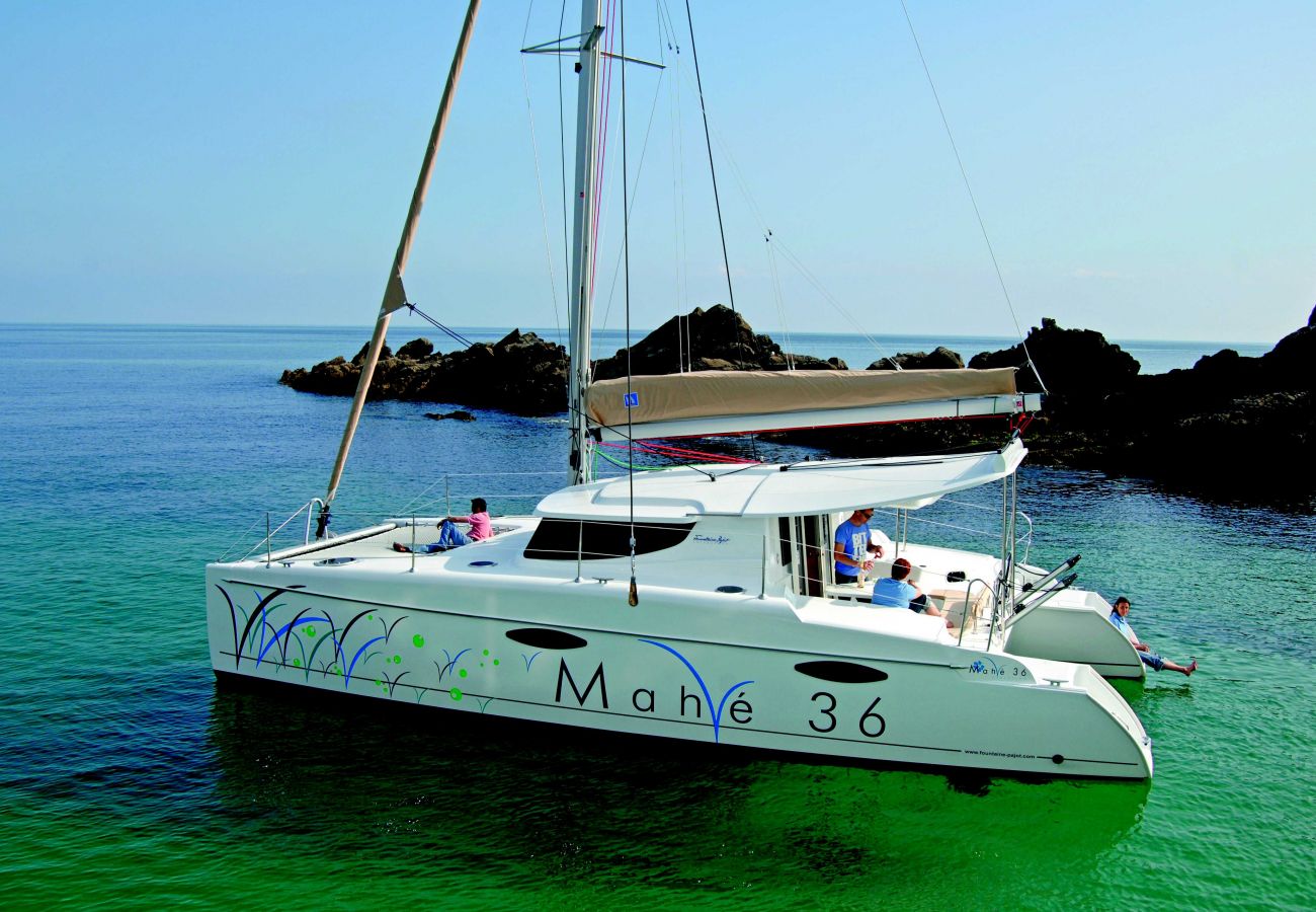 Bateau à Vaitape - Catamaran Croisière 3 nuits à BORA BORA