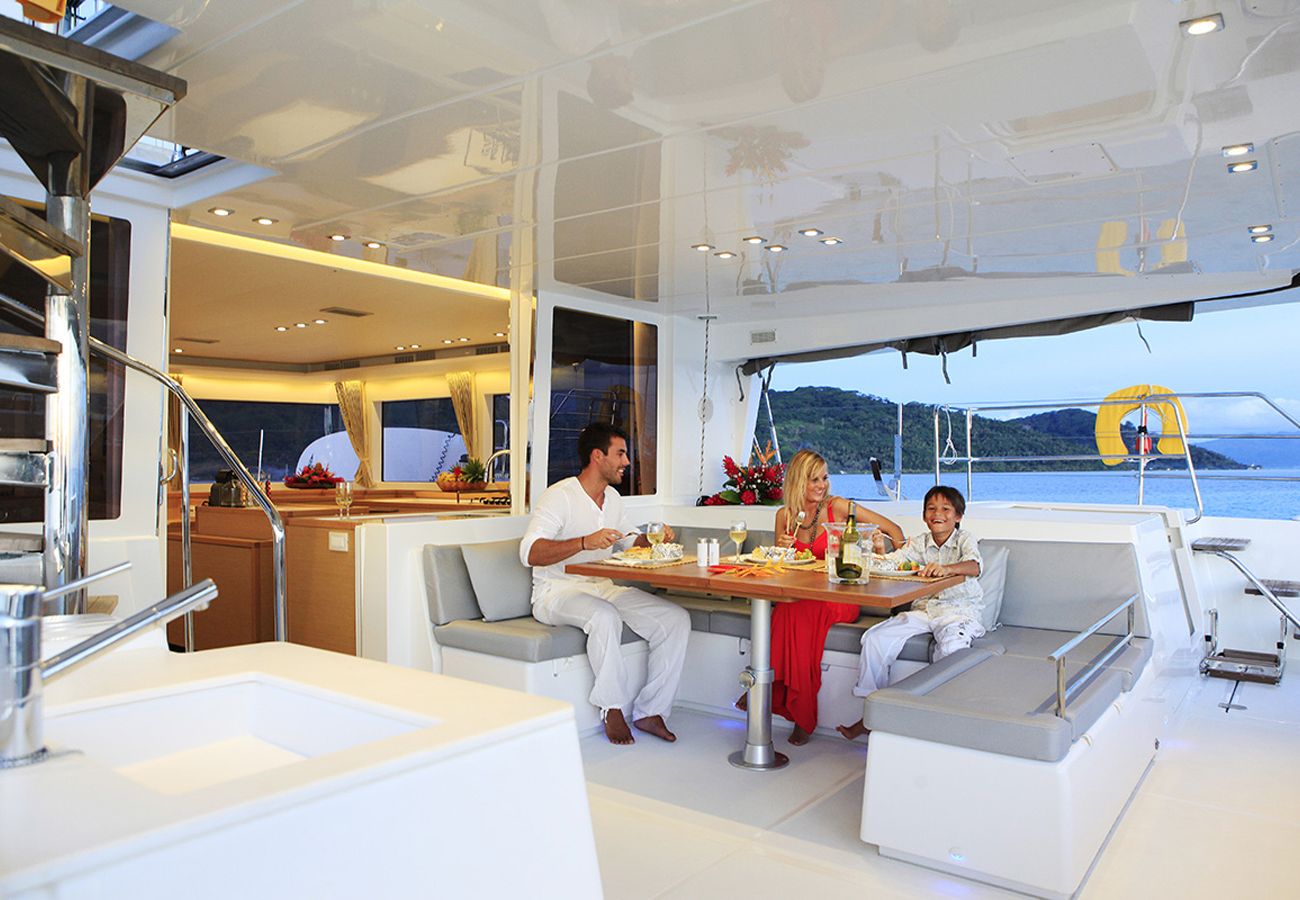 Bateau à Vaitape - Catamaran Croisière 3 nuits à BORA BORA