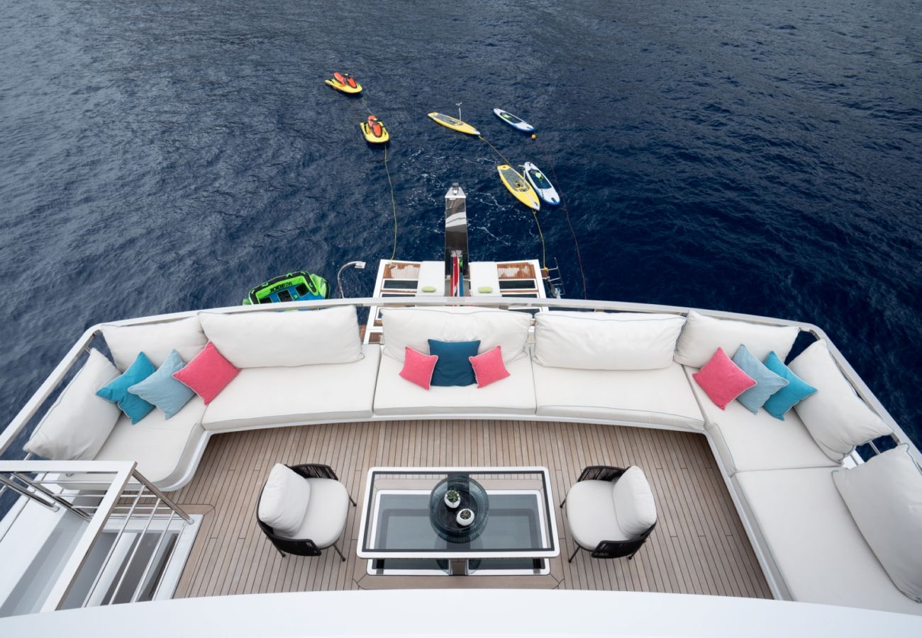 Bateau à Saint Barthélemy - YACHT HALARA 5-BD