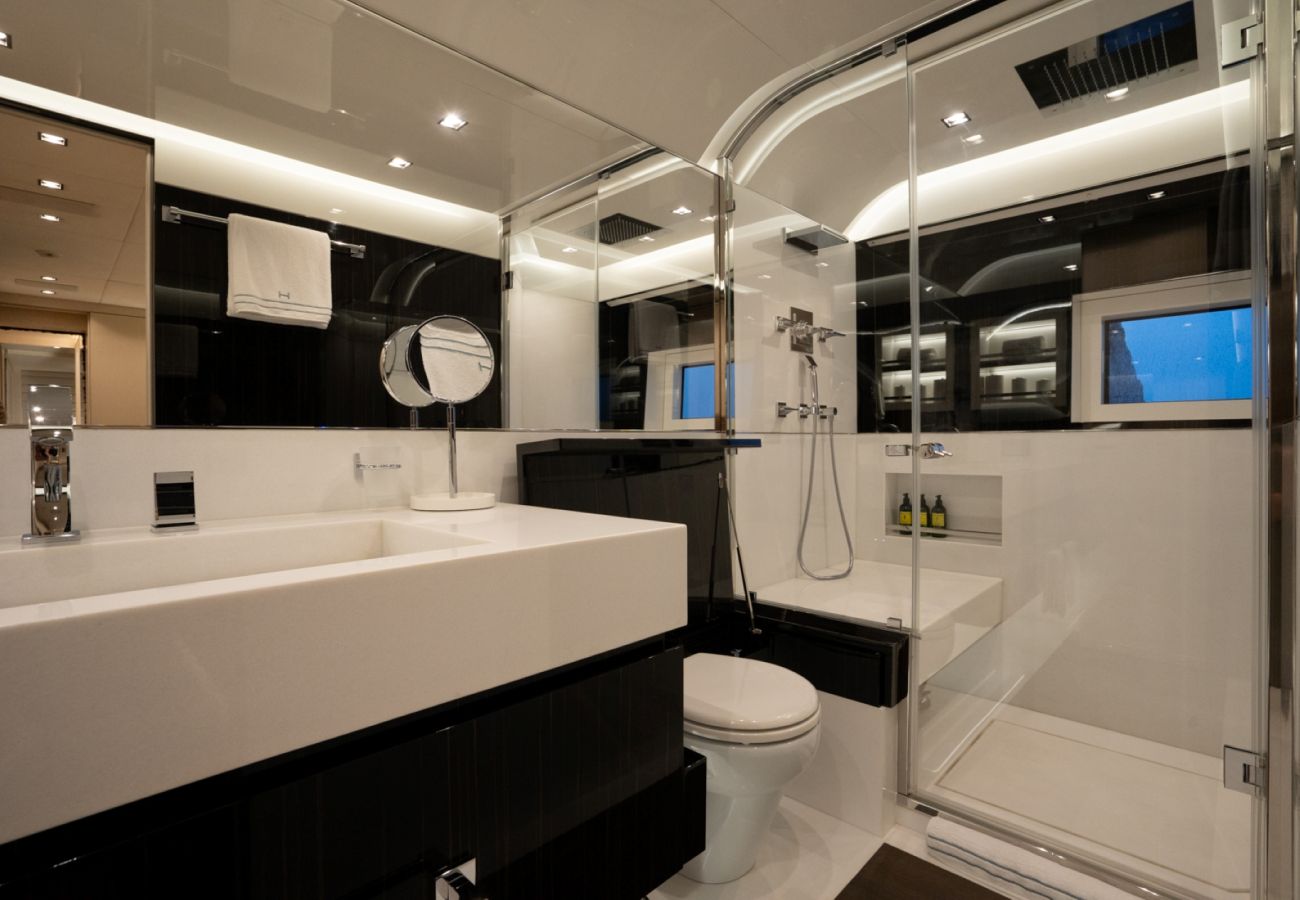 Bateau à Saint Barthélemy - YACHT HALARA 5-BD