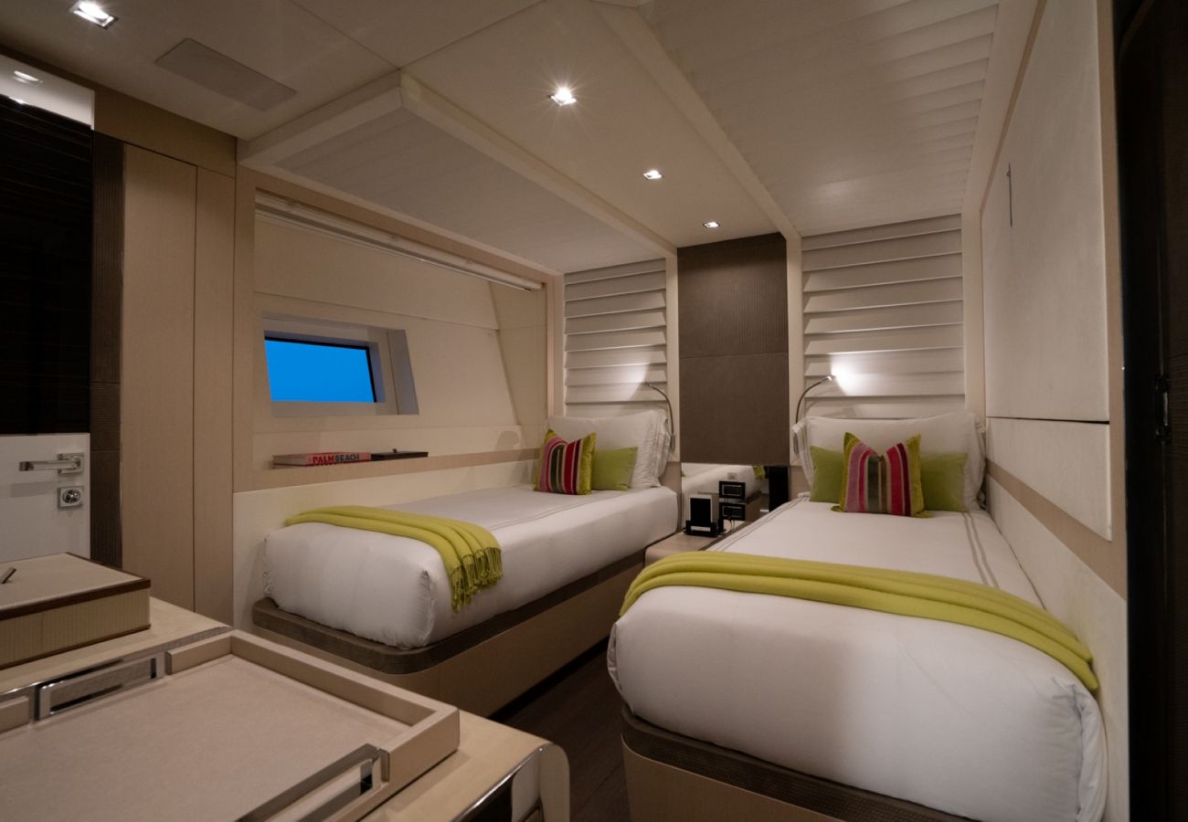 Bateau à Saint Barthélemy - YACHT HALARA 5-BD