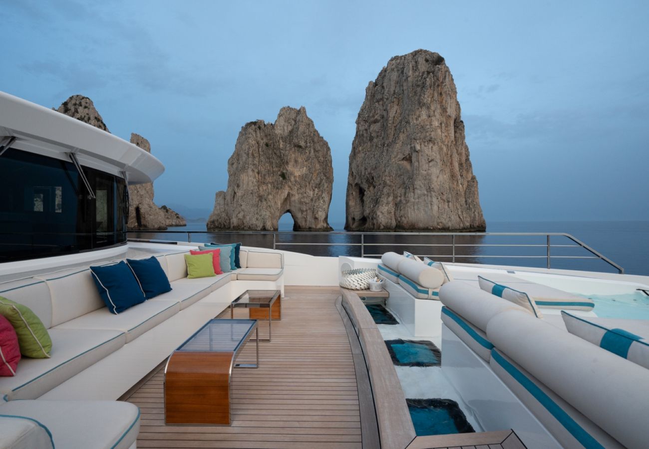 Bateau à Saint Barthélemy - YACHT HALARA 5-BD