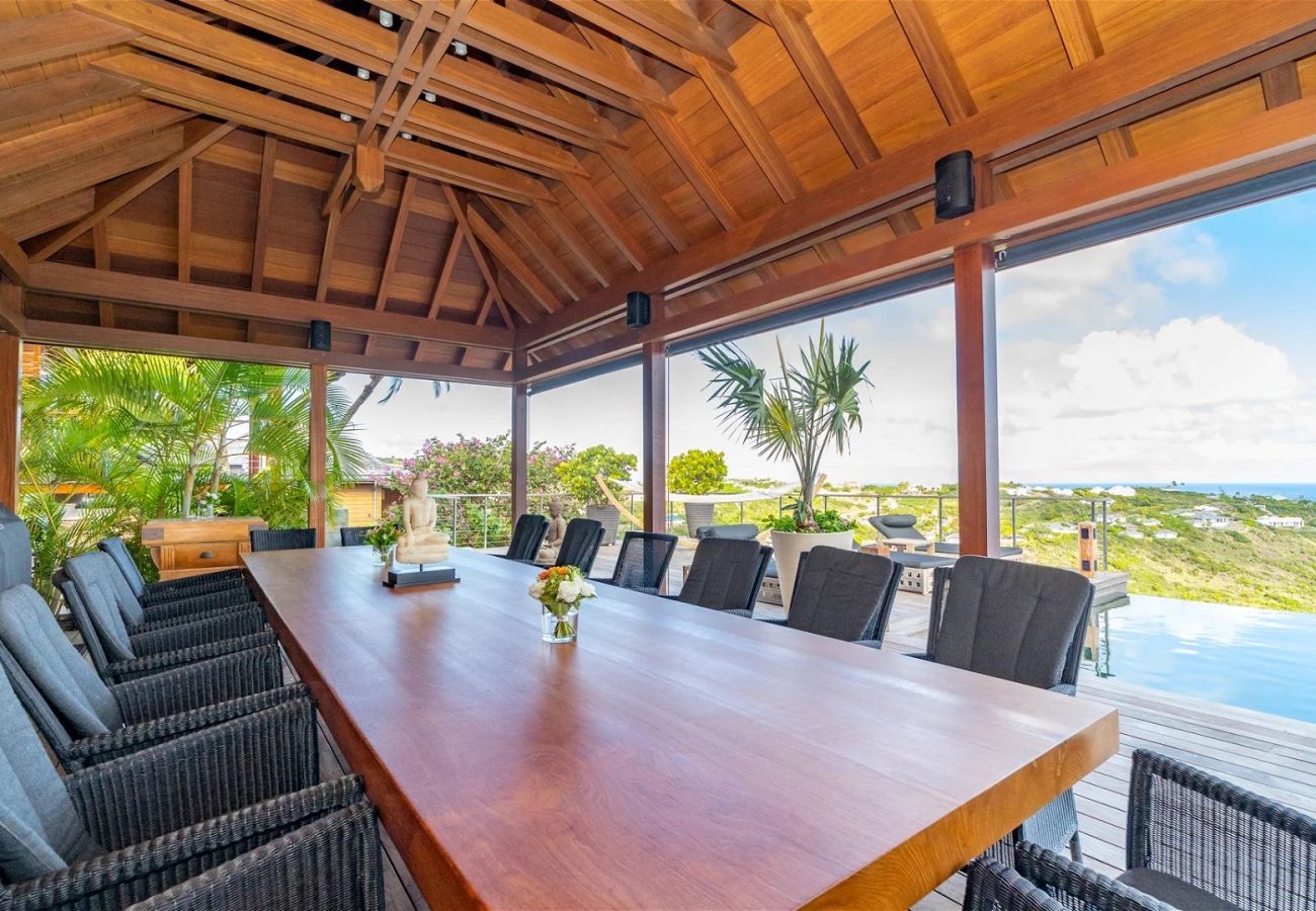 location villa saint barthelemy avec plusieurs terrasses
