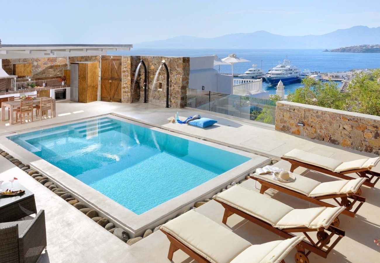 Villa Elegant à Mykonos, piscine privée, jacuzzi, vue sur la mer Méditerranée et le port de Mykonos
