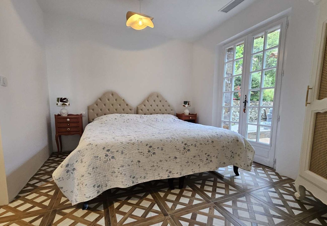 Villa à La Garde-Freinet - Villa La Biche St Tropez Côte d'Azur 5-bd