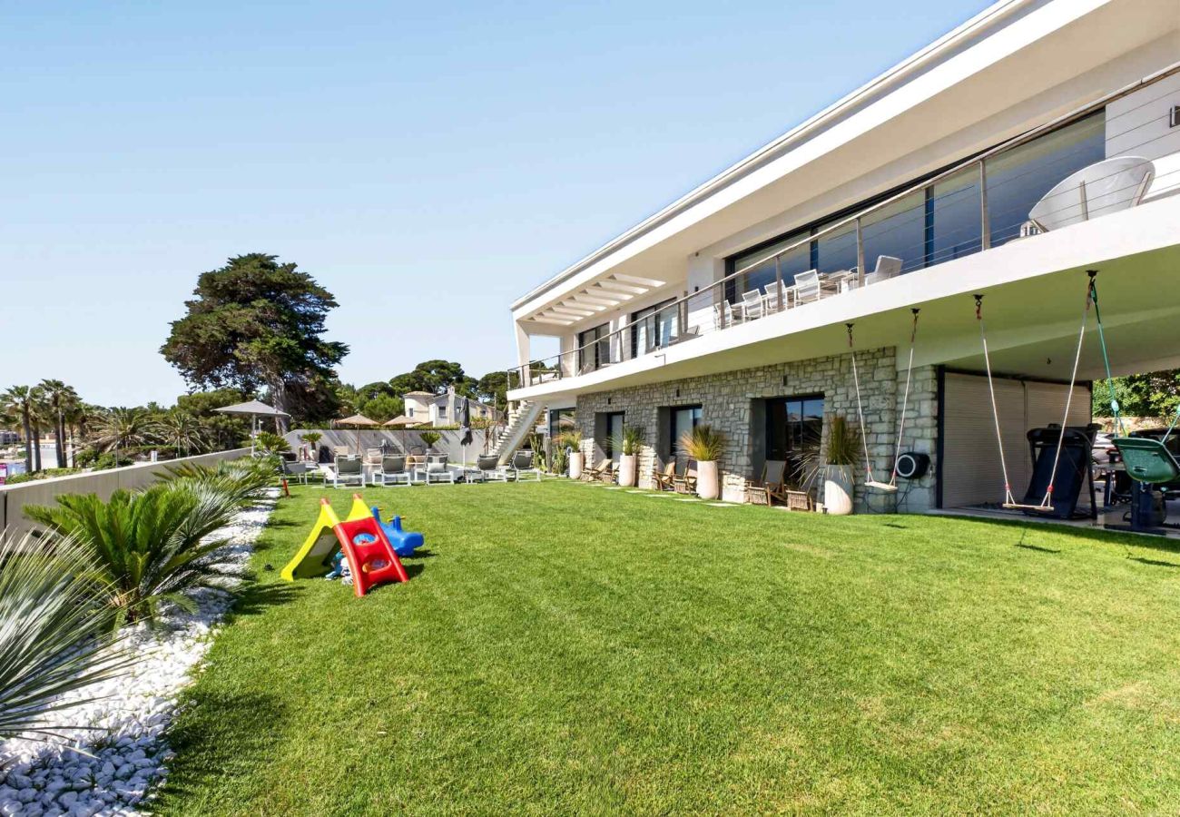 Villa à Antibes - Villa Houmoana Cap d'Antibes Côte d'Azur 5-BD