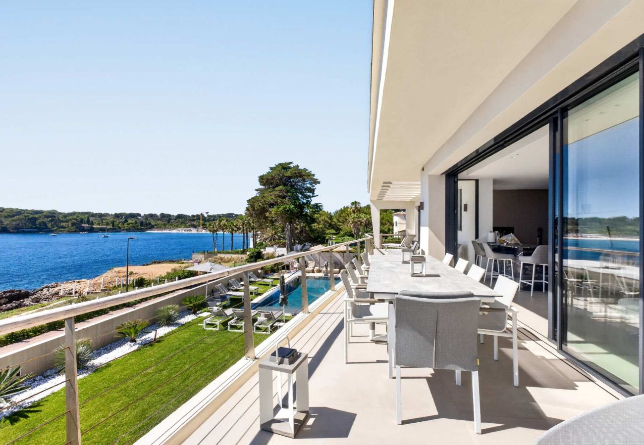 Villa à Antibes - Villa Houmoana Cap d'Antibes Côte d'Azur 5-BD