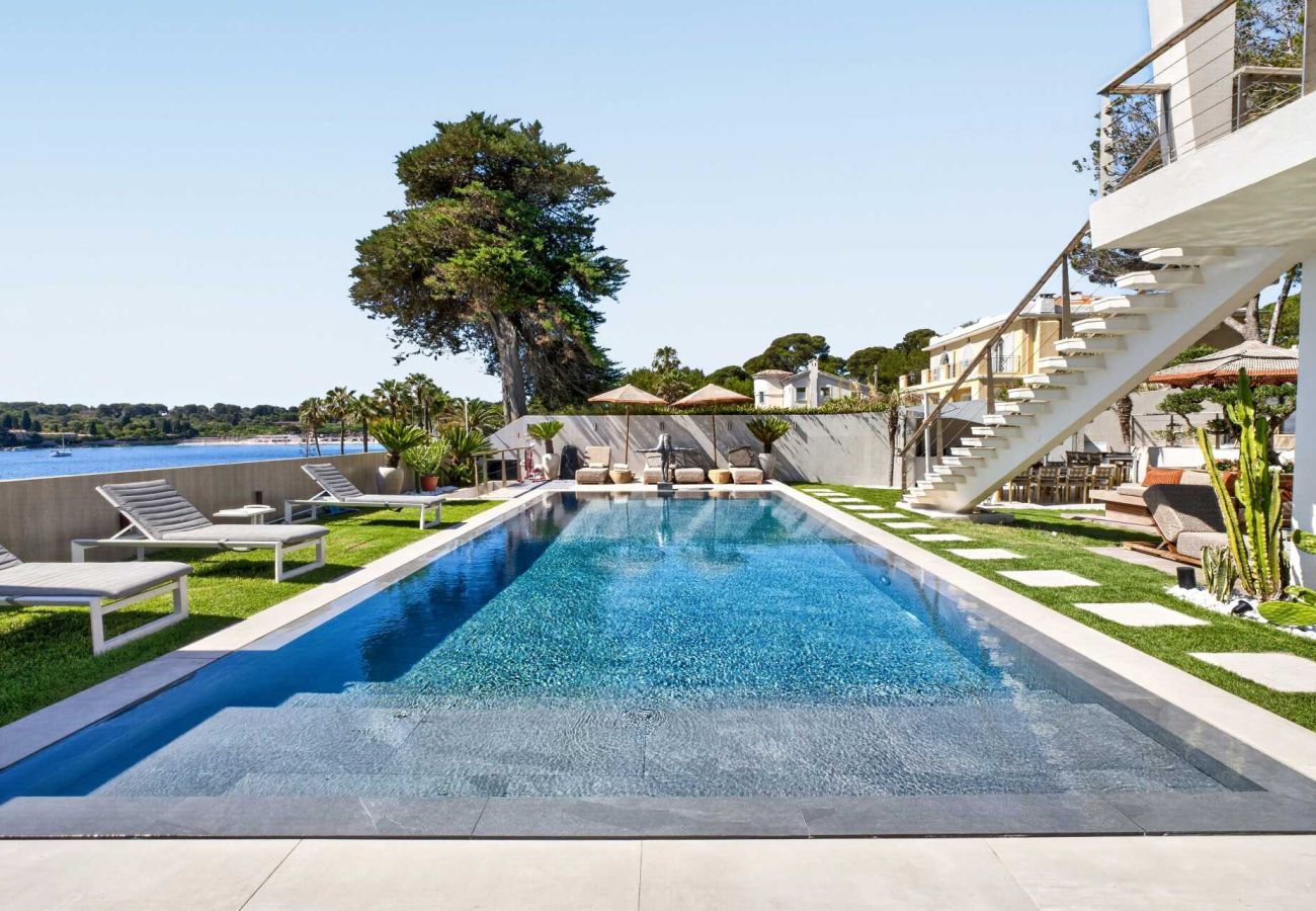 Villa à Antibes - Villa Houmoana Cap d'Antibes Côte d'Azur 5-BD