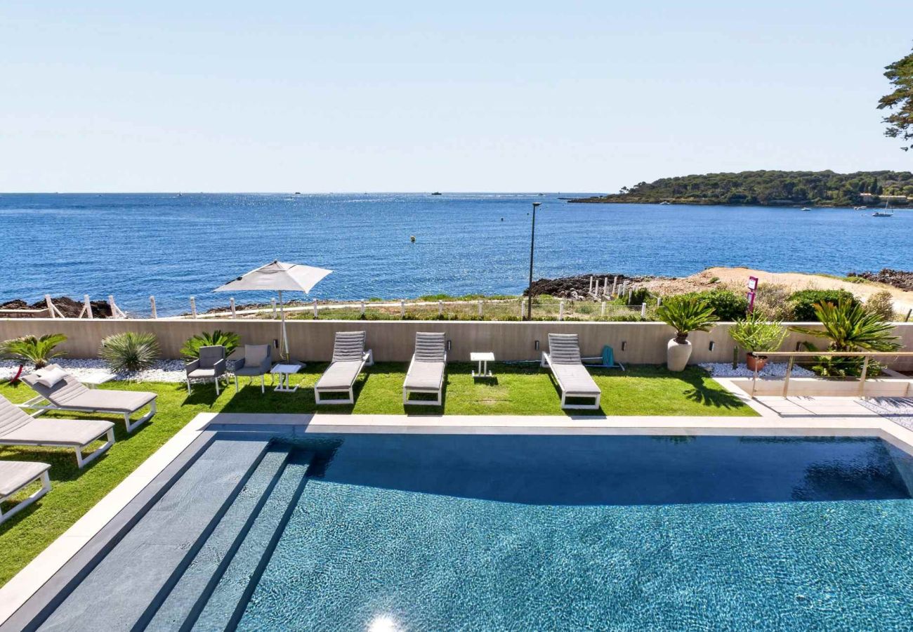 Villa à Antibes - Villa Houmoana Cap d'Antibes Côte d'Azur 5-BD