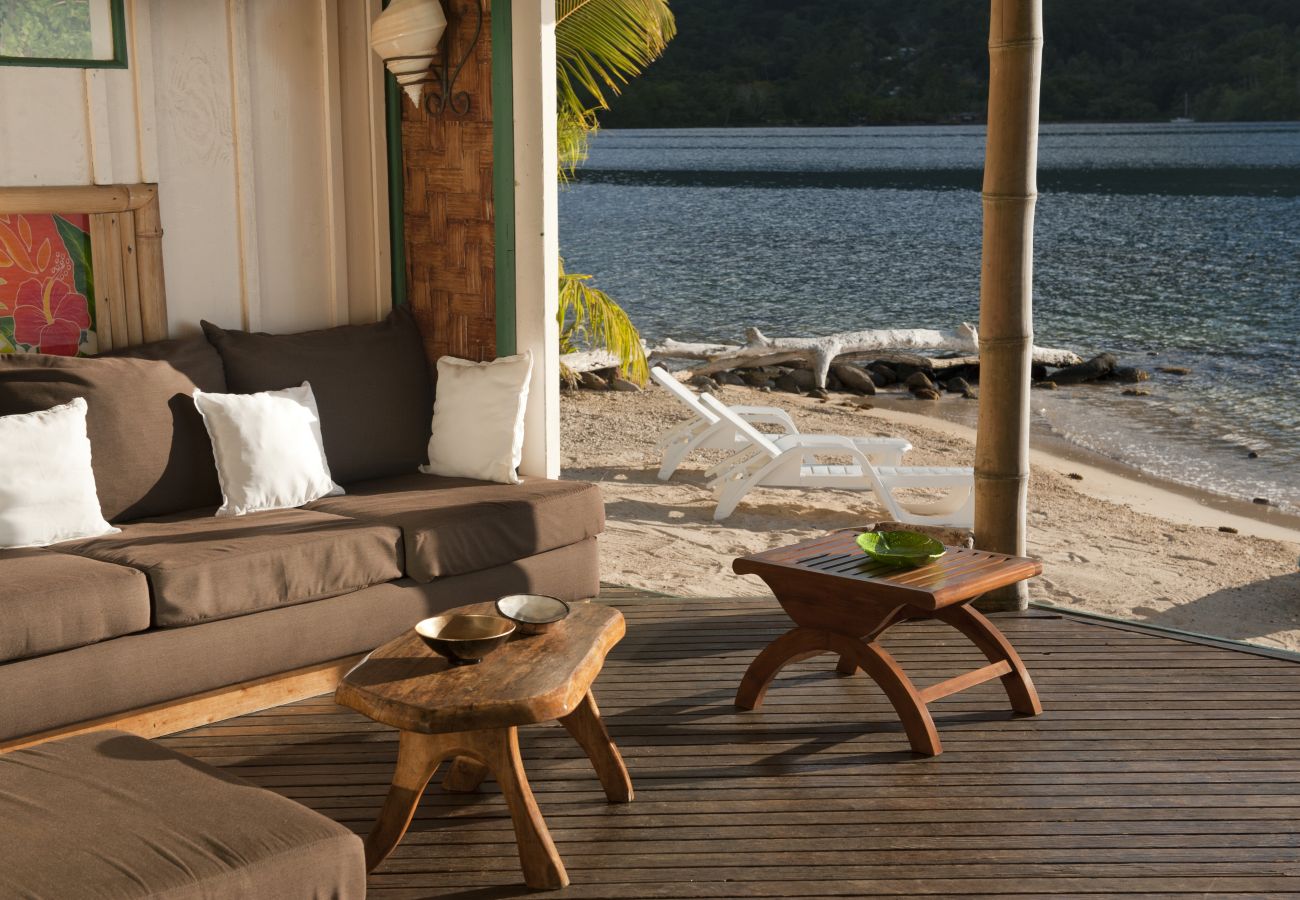 Villa in Papetoai - Beach Villa Cook - Robinson's Cove