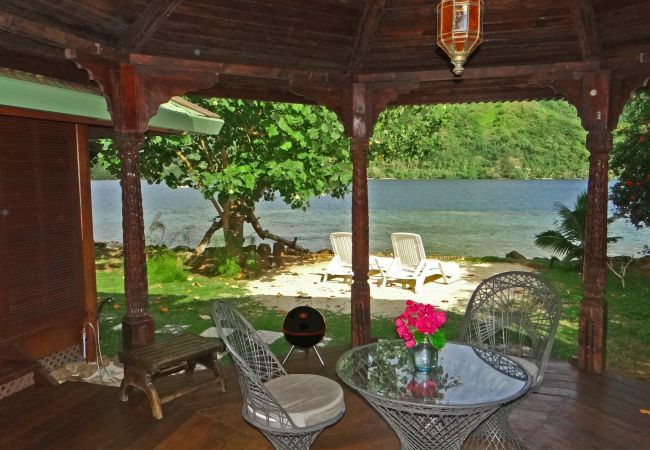 Bungalow in Papetoai - Lagon Bougainville - Robinson's Cove