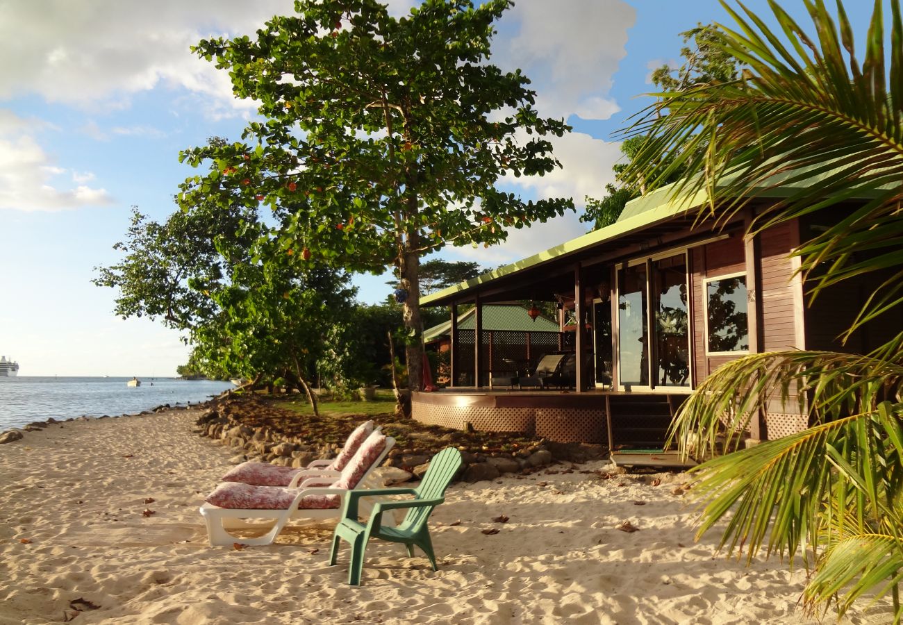 Villa in Papetoai - Beach Villa Wallis - Robinson's Cove