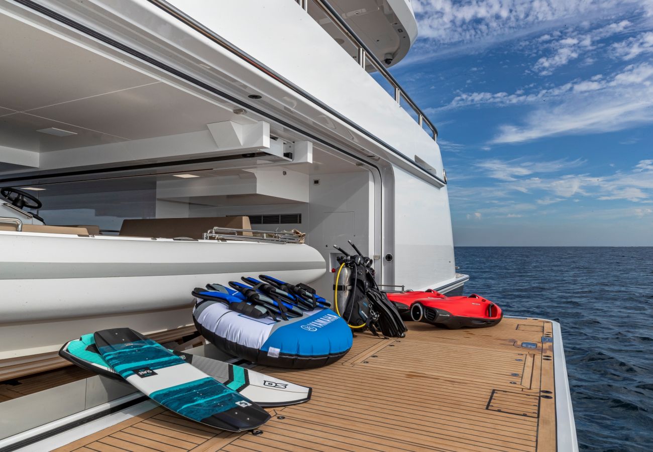 Boat in Saint Barthélemy - YACHT TOP FIVE II  6-BD