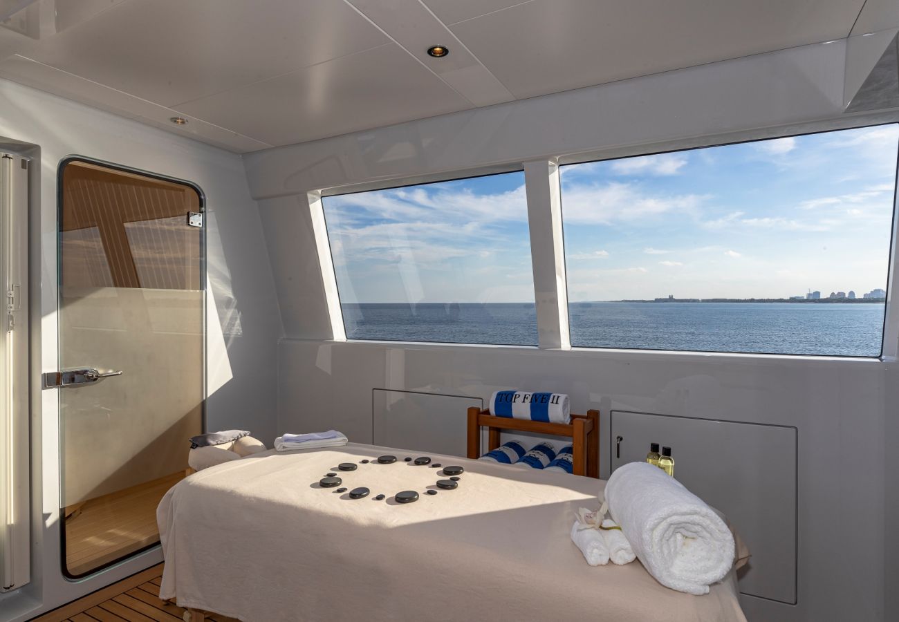 Boat in Saint Barthélemy - YACHT TOP FIVE II  6-BD