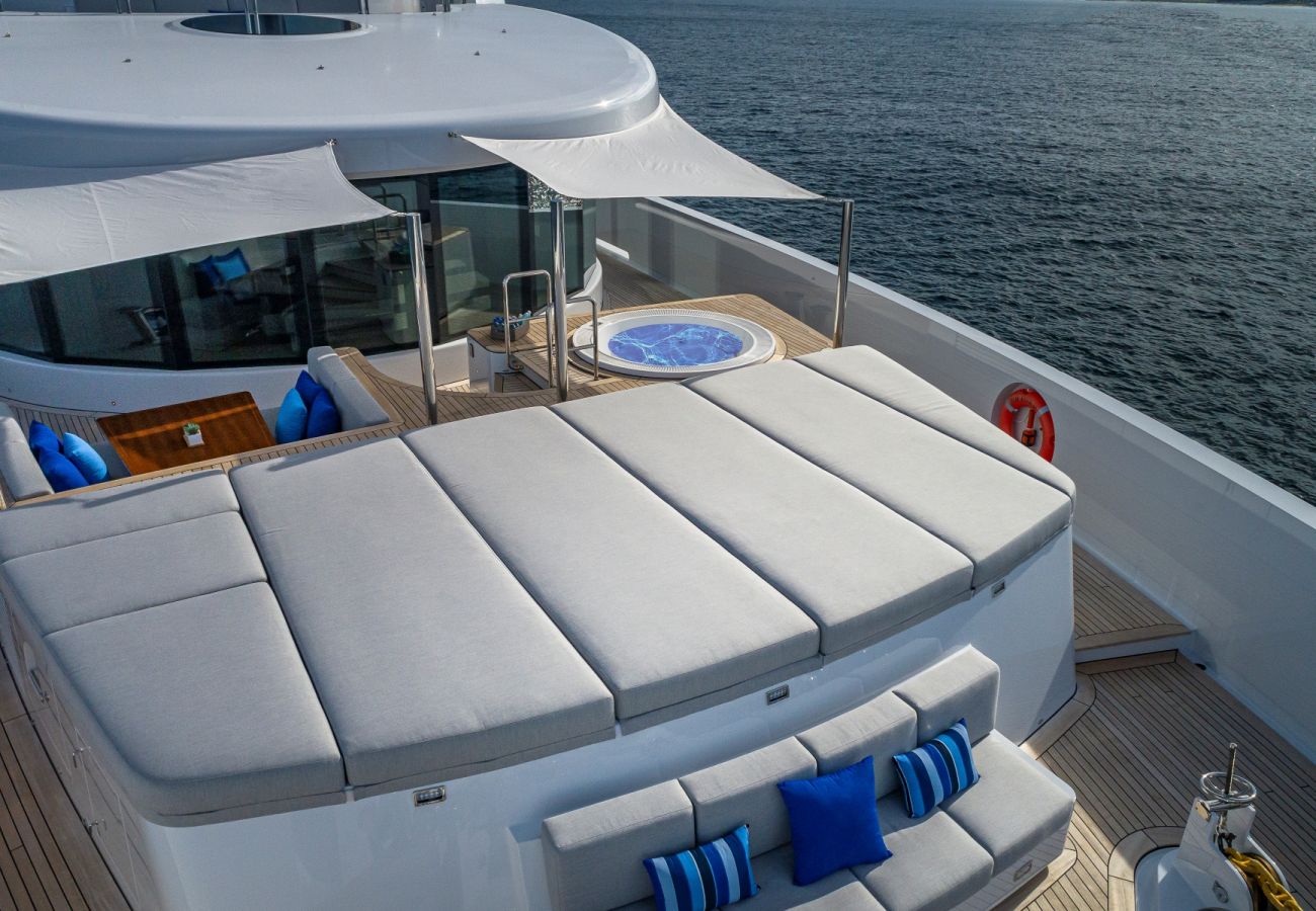 Boat in Saint Barthélemy - YACHT TOP FIVE II  6-BD