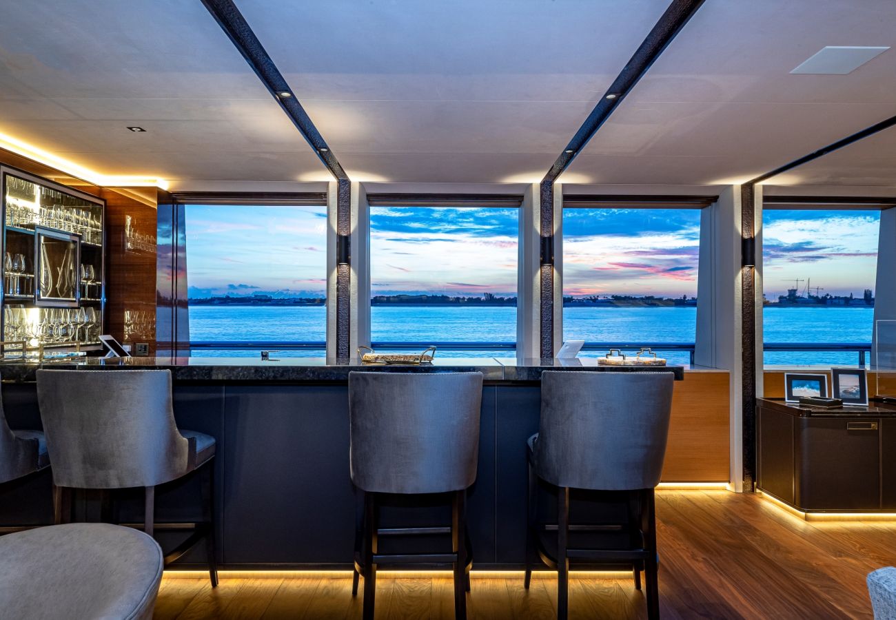 Boat in Saint Barthélemy - YACHT TOP FIVE II  6-BD