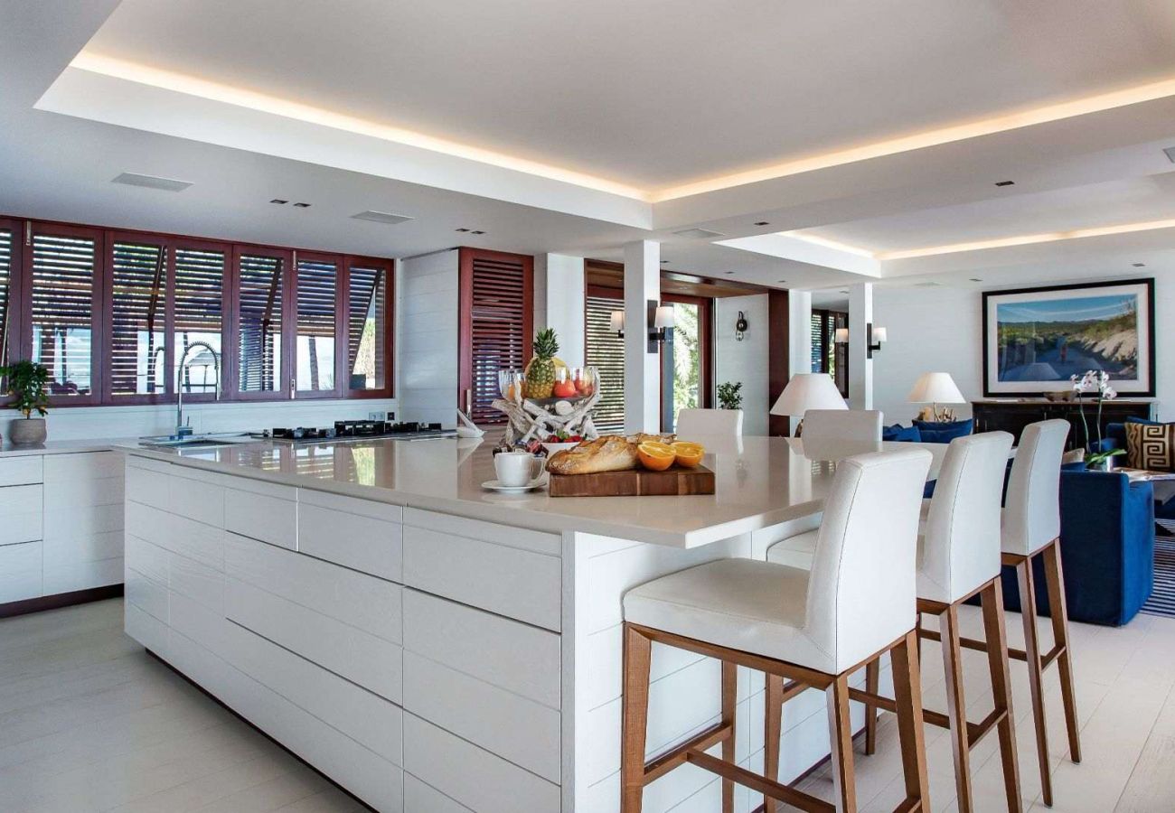 Villa in Saint Barthélemy - Maison Blanc Bleu St Barths 4-bd