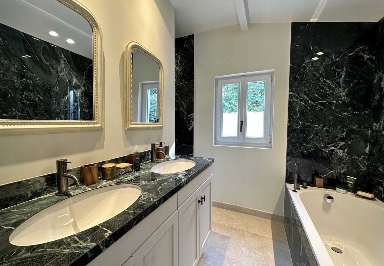 Villa in Cannes - Villa Saintpaulia Cannes French Riviera 5-bd
